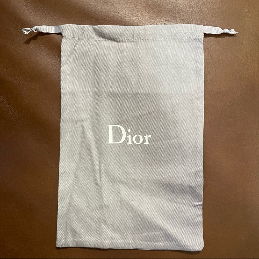 AUTHENTIC WHITE LOGO DIOR SHOES DUST BAG